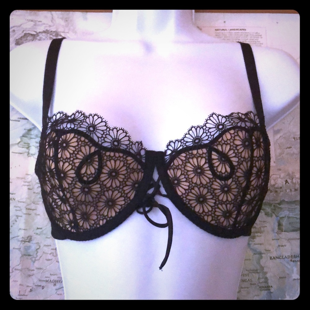 Victoria’s Secret lace bra with tags